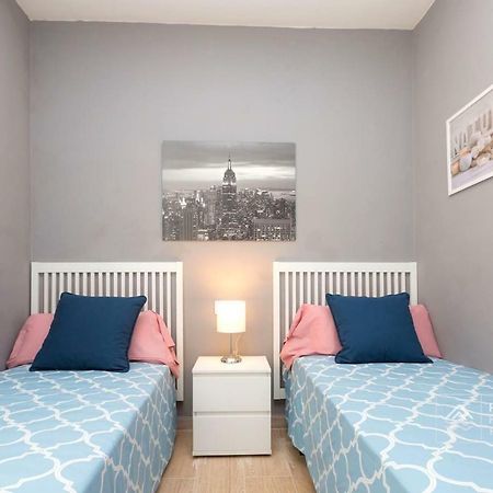 S12 - Beach Front Apartment --Free Wifi- Salou Bagian luar foto